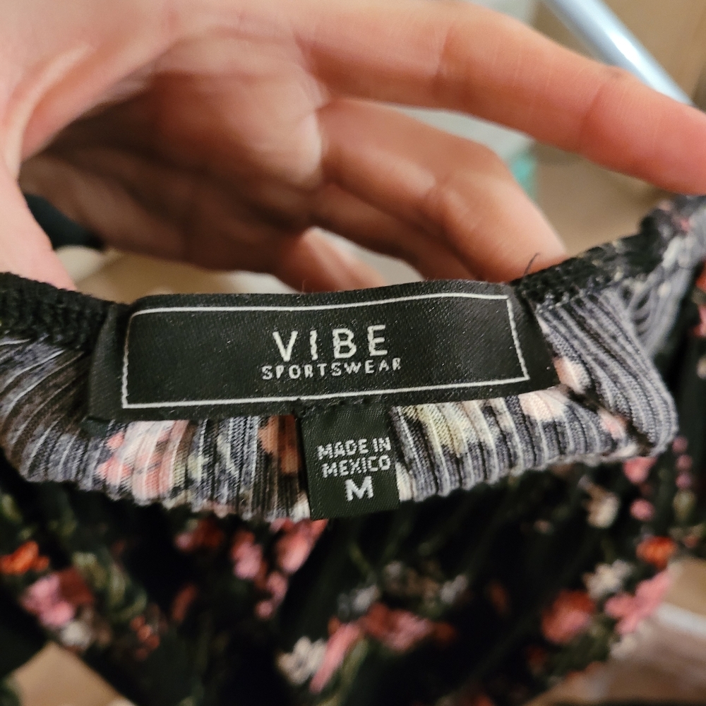Floral shirt - Picture 2 of 5